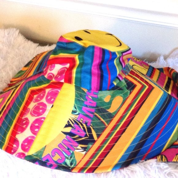 🌟HP 🌟😊FARM Rio Mixed Scarves Smiley Hat - Picture 15 of 16